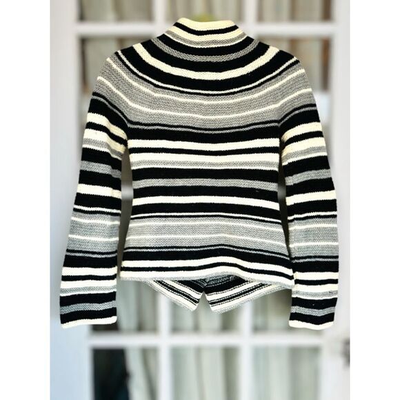 The Wrights Womens Medium Striped Button Up Sweater Cardigan • Pockets Knit - Picture 3 of 12